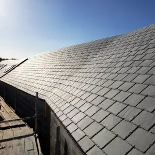 Barn conversion with some nice concealed lead work looking really smart 👌 

#roofing #devon #slate #leadwork #barnconversion @fmbsouth  @bradfords_building_supplies @cromarproducts 
Covering Cornwall and Devon, contact us on office.reeve@gmail.com 

Or fill in the "contact us" form on: https://bristowandreeve.co.uk/contact