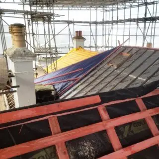 Will the rain ever end?! 🌧 Covered scaffolding enabling the job to continue apace. 👌 multiple approaches on this large property, maximising insulation value for each slope 🔥